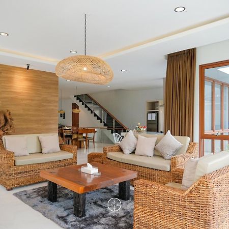 Asmaya Hill View Villa 7 Bedrooms With A Private Swimming Pool Bandung Extérieur photo